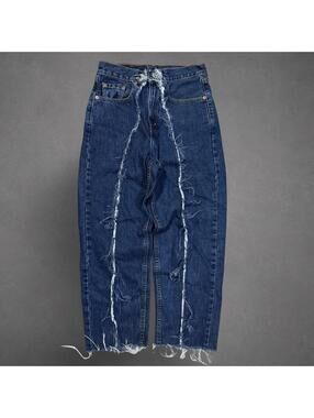 Vintage Levi’s 560 Loose Fit Straight Leg Distressed Jeans